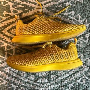 NOBULL yellow rubber ducky diamond mesh runner shoes size M 7.5 / W 9